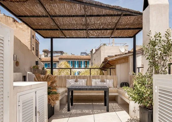Detached house in Calle de la Calatrava, 25, La Calatrava, Palma de Mallorca — photo 1