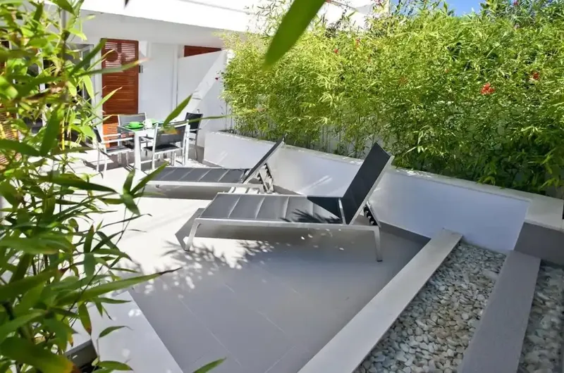 Ground floor apartment for sale in Puerto Andratx, elegantly renovated and located just opposite the prestigious — photo 9