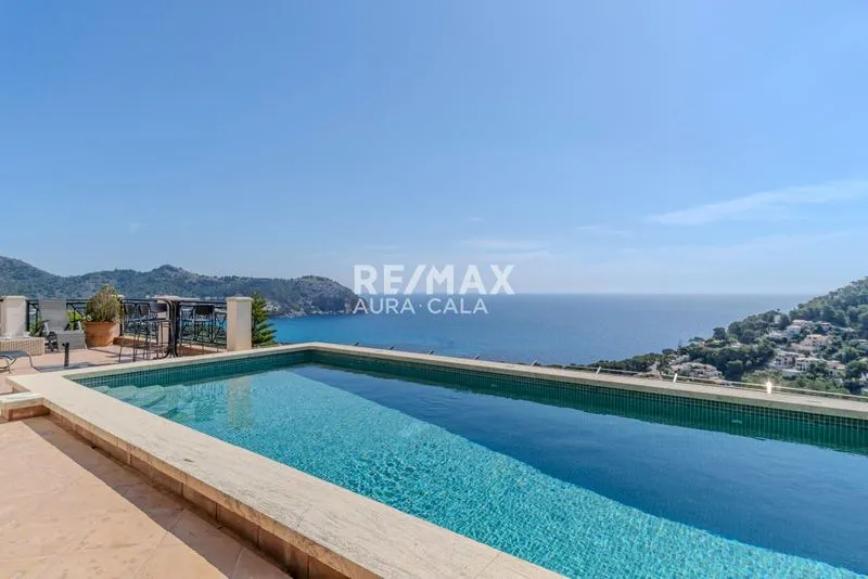 Mediterranean luxury villa with panoramic sea views & holiday rental license in Canyamel — photo 2