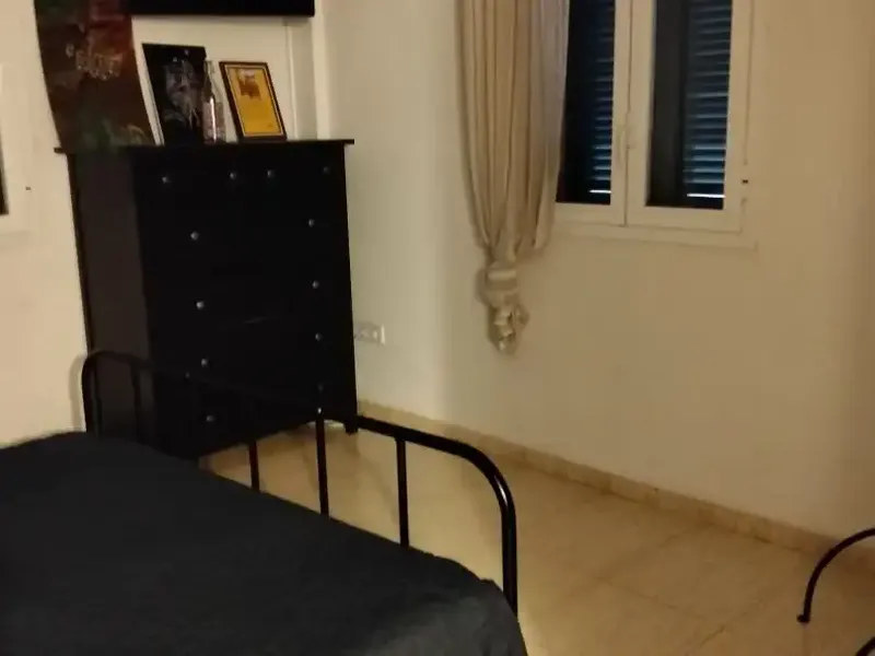 120 m² flat with 2 double bedrooms and 1 single, en-suite bathroom and another full bathroom, living-dining room, furnished kitchen with appliances — photo 5