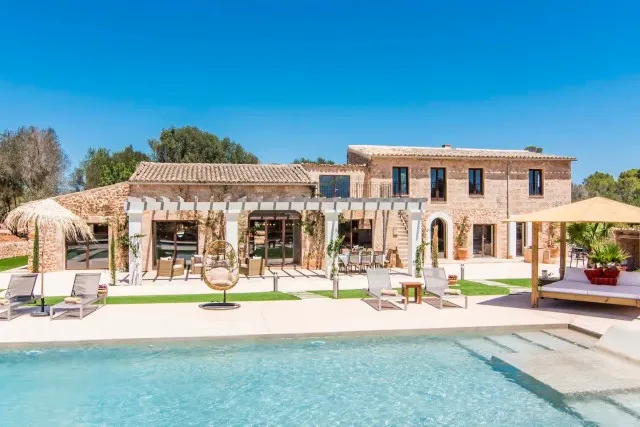 Country finca with pool for sale in Llucmajor, Mallorca — photo 12