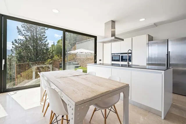 Contemporary villa with ETV license and breathtaking views for sale in Pollensa, Mallorca — photo 9