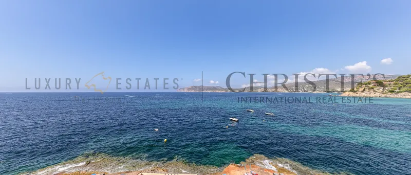Fully renovated apartment in Santa Ponsa, Mallorca, on the beachfront with direct access to the sea — photo 2