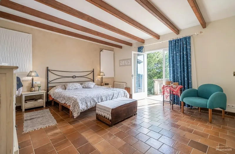 Esta casa de campo tradicional de estilo mallorquín combina un encanto auténtico, amplios espacios y una ubicación tranquila en Establiments — photo 3
