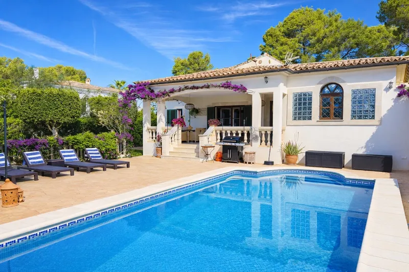 Charming Bungalow Villa for Sale in Santa Ponsa — photo 1