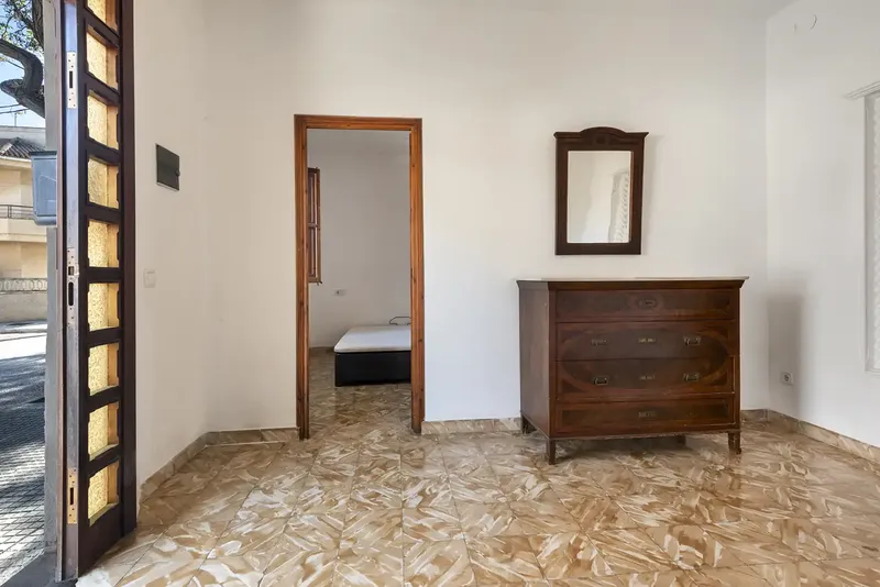 We present a unique opportunity to acquire a detached house located in the Son Ferriol neighborhood. This home, built in — photo 4