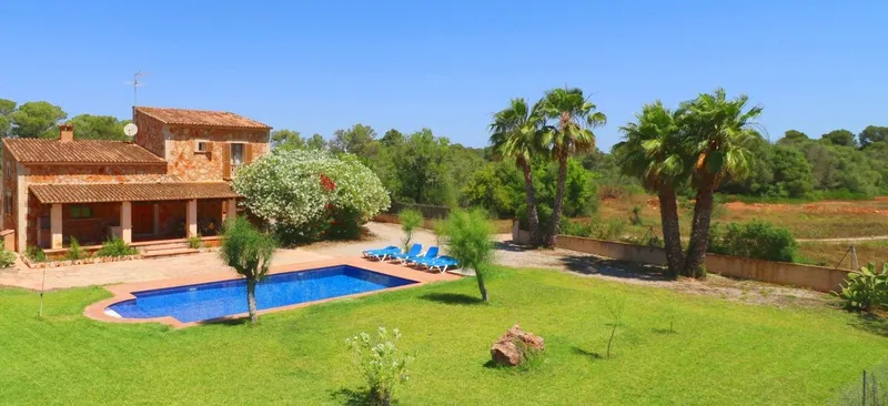 Rustic Finca with holiday rental licence in Campos — photo 4