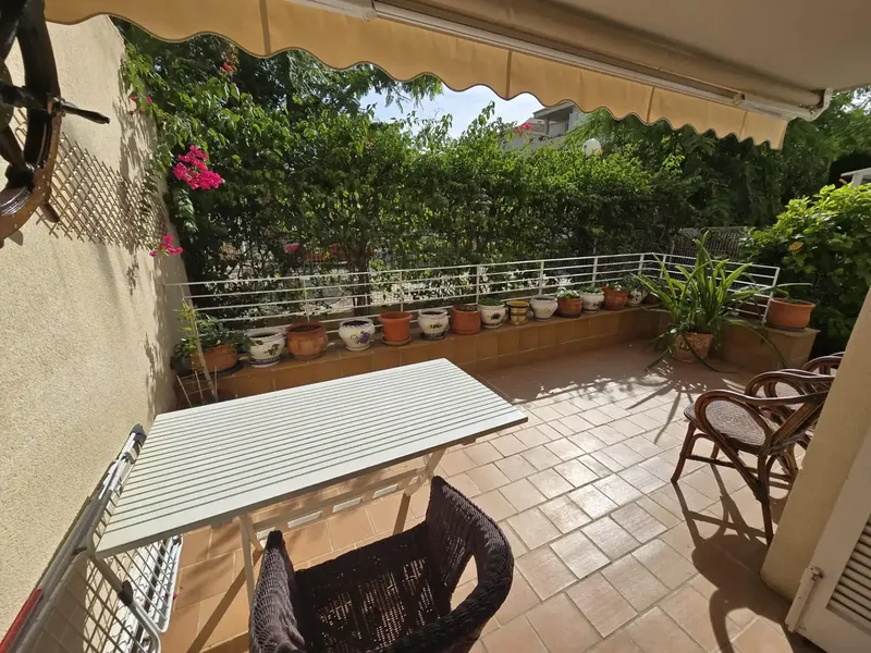 Bright ground floor apartment in Son Caliu (southwest Mallorca), in a quiet residential area close to the beach. The property — photo 7