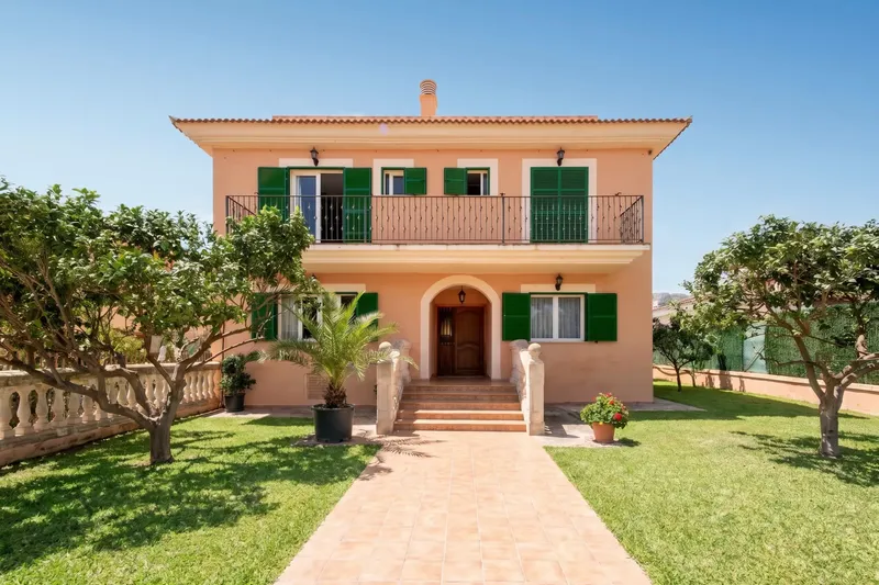 Chalet with tourist rental licence in Cala Millor — photo 1