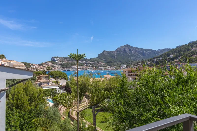 Desirable luxury villa with garage and pool in Port de Sóller — photo 2