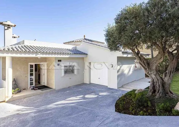 Detached house in Calle de la Bella Vista, Costa de la Calma, Calvià — photo 1