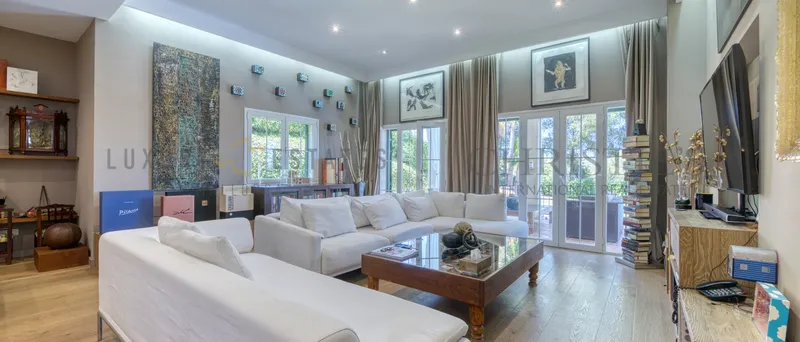 Well-kept villa in Cala Vinyas with partial sea views near the beach — photo 4