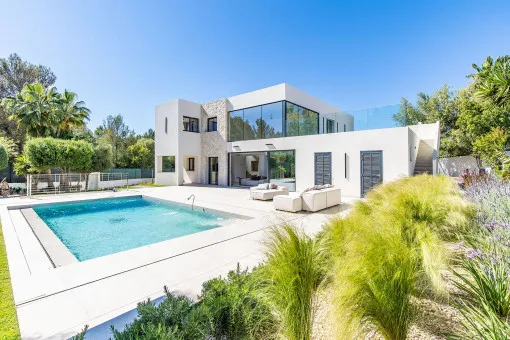 Santa Ponsa, exclusive villa with large plot and perfect southwest orientation in Nova Santa Ponsa — photo 2