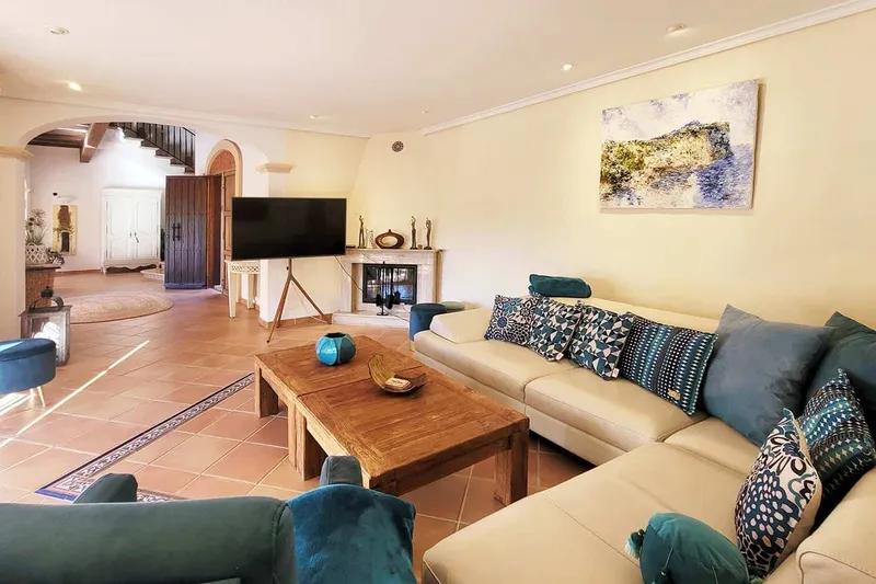 3-bedroom villa with pool for rent — photo 5