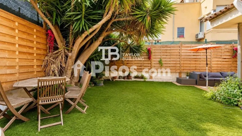 Apartment on Carrer de Pere Quintana — photo 2
