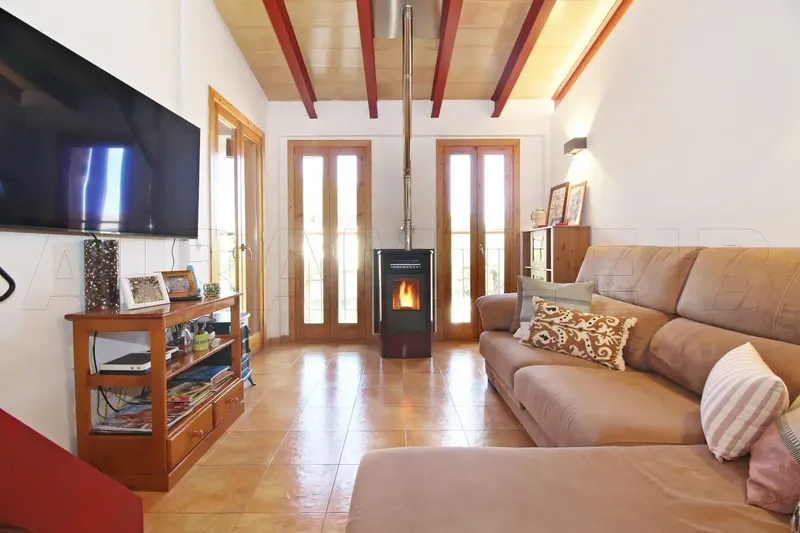 Exclusive first floor apartment for sale in Lluc, Escorca, with 72 m² distributed in two large double bedrooms, a spacious bathroom and a bright — photo 3