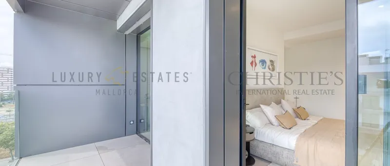 Luxurious new-build penthouse in Palma with roof terrace and panoramic views — photo 12