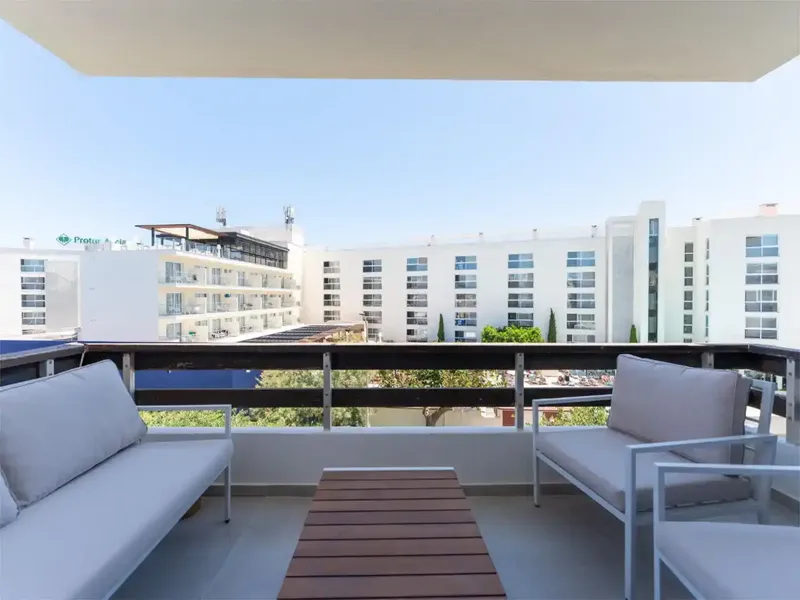 AGENCIAS ABSTENERSE – Piso reformado con vistas al mar en Cala Bona — photo 8