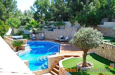 Beautiful family villa in El Toro for rent — photo 1