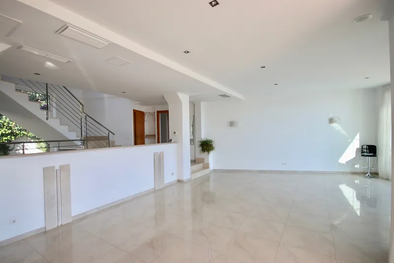 Modern villa in a prime location in Santa Ponsa with breathtaking panoramic sea views — photo 7