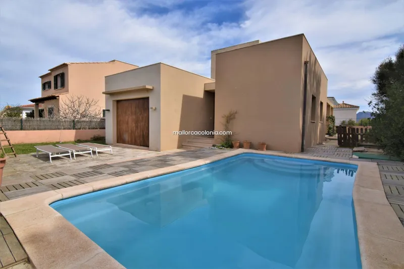 House / Chalet in Colònia de... — photo 1