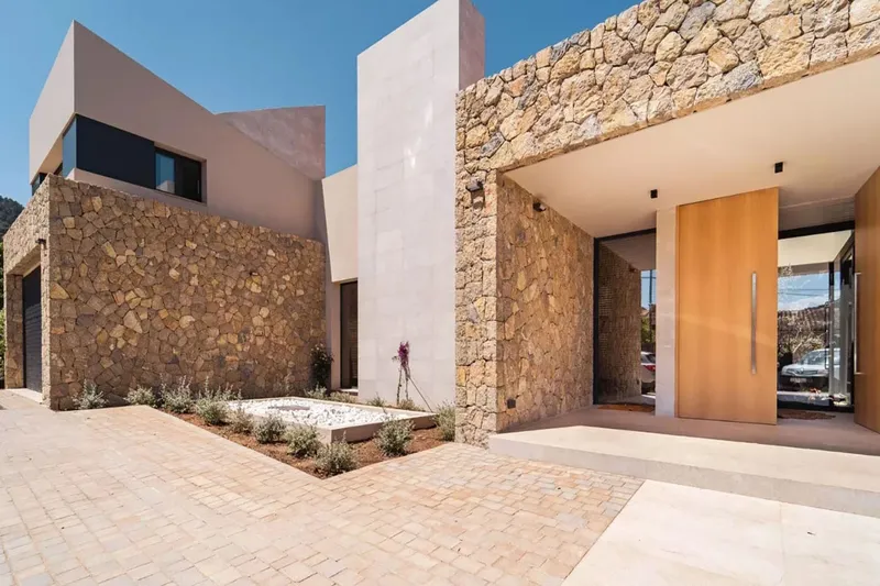 Representative estate between nature and modern design — photo 9