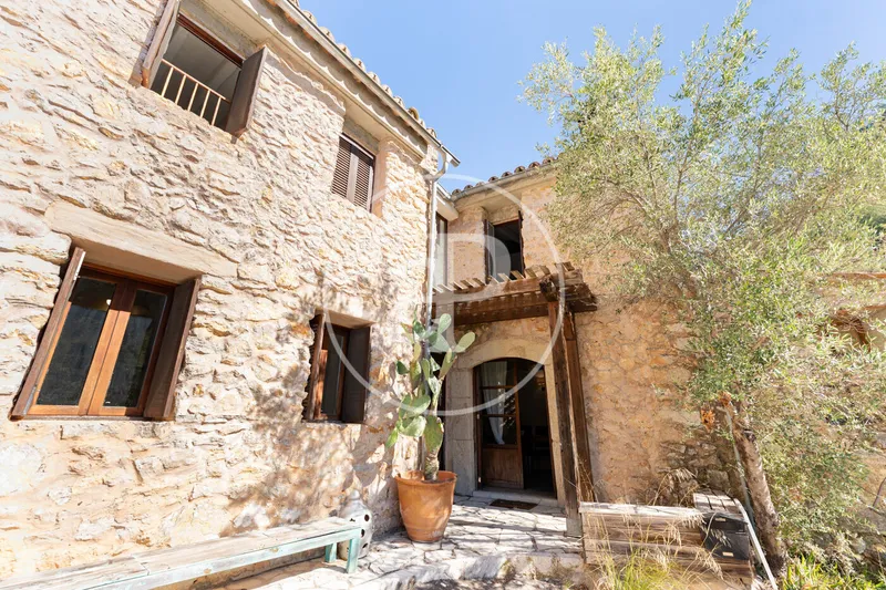 Rustic finca for sale in Alaró — photo 1