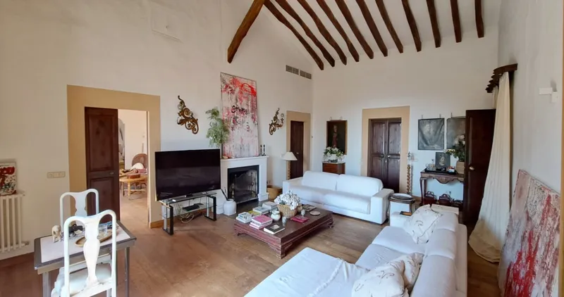 Property in Alaró with 9 bedrooms — photo 12