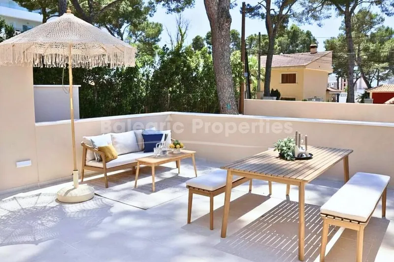 Refurbished villa with 3 apartments for sale in Playa de Palma, Mallorca — photo 2