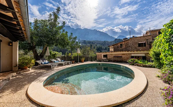 Characterful house with pool and holiday rental li ... — photo 1