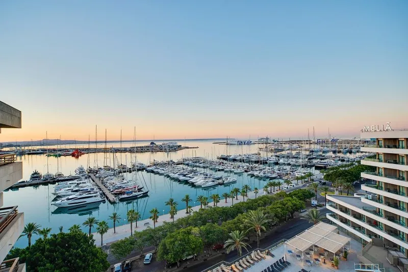 Stunning penthouse for sale in Palma with spectacular harbor and sea views — photo 1