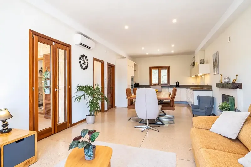 Finca rústica unifamiliar aislada en Sant Llorenç des Cardassar, situada sobre una parcela de 8.878 m², con 331m² construidos, 21 m² de porc — photo 7