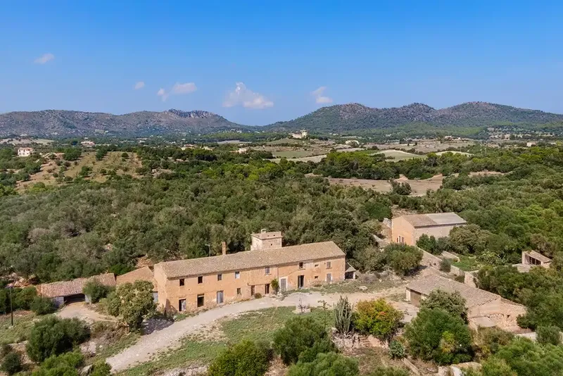 This extensive property in Mallorca has just over 21 hectares of land to its name. The current property, which offers stunning views — photo 2