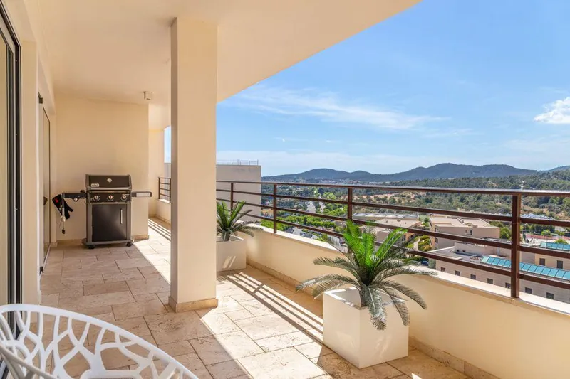 Spacious penthouse with sea views in Portals — photo 2