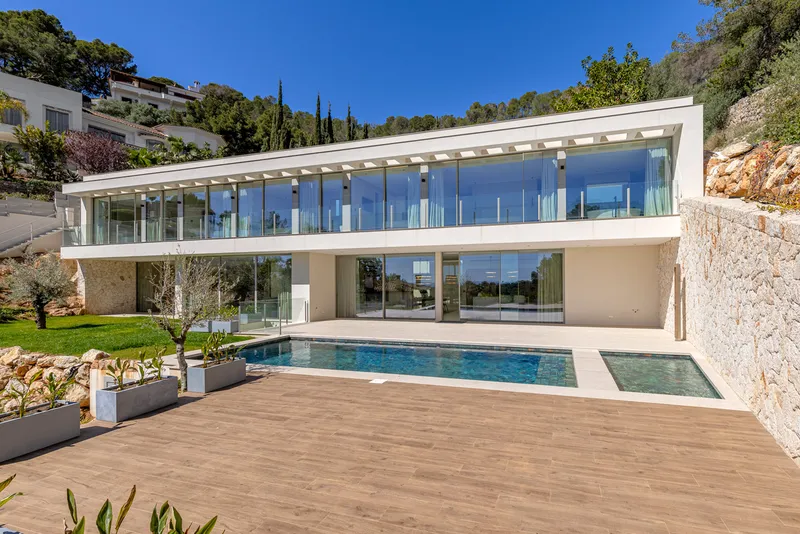 Villa in Portals Nous - Modern property with pool — photo 1