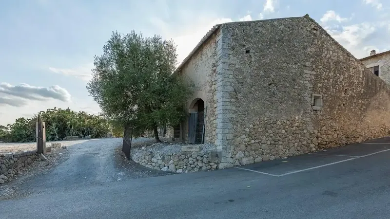 Old house for renovation in Moscari, 198 m2 built and possibility of second half-height floor on a 738 m2 plot with — photo 9