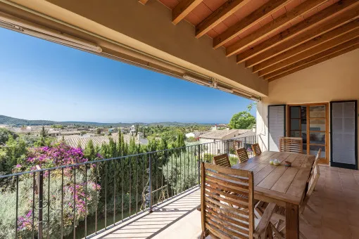 Calvia, tranquil villa in Calvià with stunning sea and mountain views and a holiday rental license — photo 2