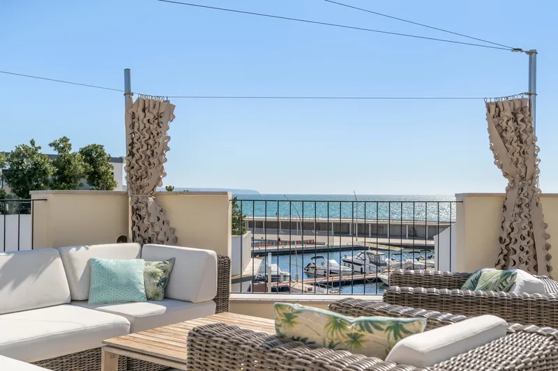 Casa de lujo con vistas al mar en venta en Molinar con terraza, piscina, ascensor y aparcamiento — photo 1