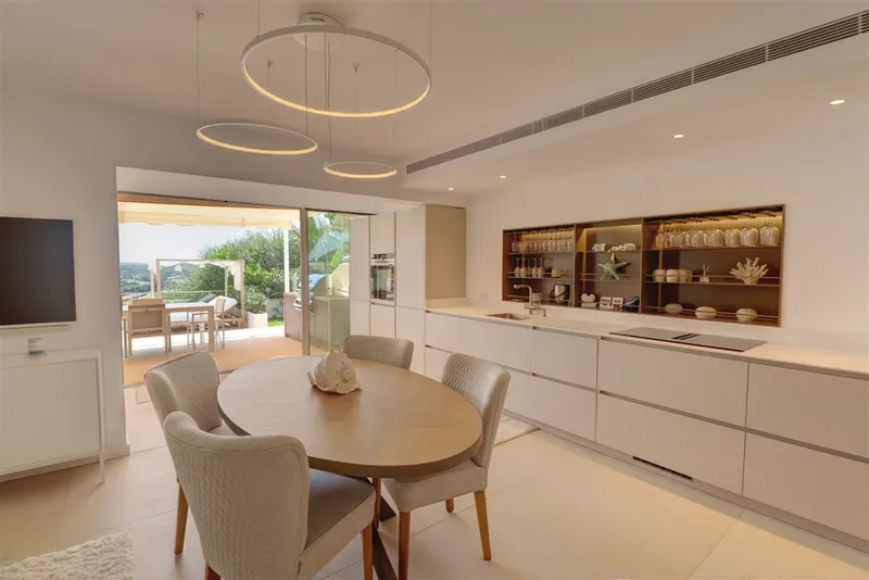 Buy a stylish duplex with a private Balinese garden in Santa Ponsa — photo 3