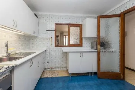 Flat in Llucmajor (S'Arenal) with 97 m² built surface, 8 m² terrace, 3 bedrooms, 1 bathroom, 130 m to the sea, lift — photo 6