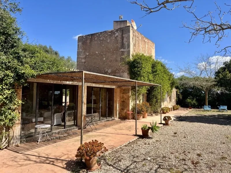 Mediterranean-style country house between Campos and Sa Ràpita, with a guest house in a restored mill — photo 1