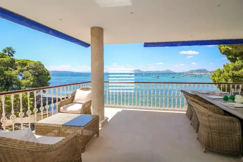 Spectacular beachfront apartment in one of the most privileged locations of Puerto Pollensa — photo 5
