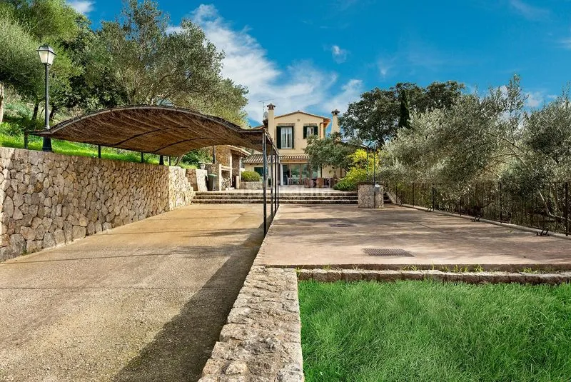 Rental farmhouse on the Establiments-Esporles road. House in Establiments with garden, pool and land — photo 1