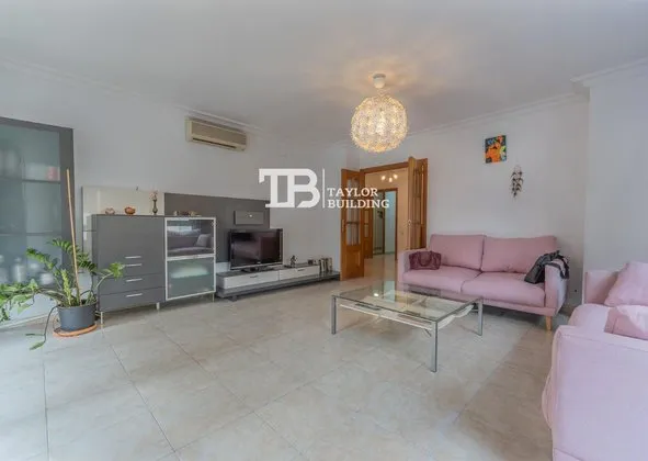 Flat / apartment in Calle de Ramon Muntaner, Bons Aires, Palma de Mallorca — photo 3