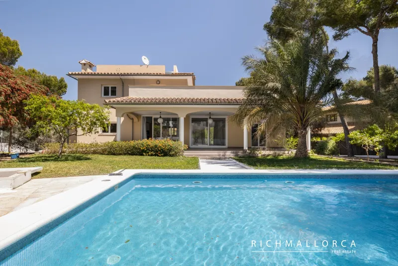 Villa with pool and large garage for several cars in Sol de Mallorca — photo 3