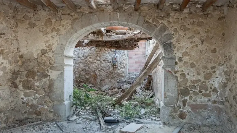Old house for renovation in Moscari, 198 m2 built and possibility of second half-height floor on a 738 m2 plot with — photo 7