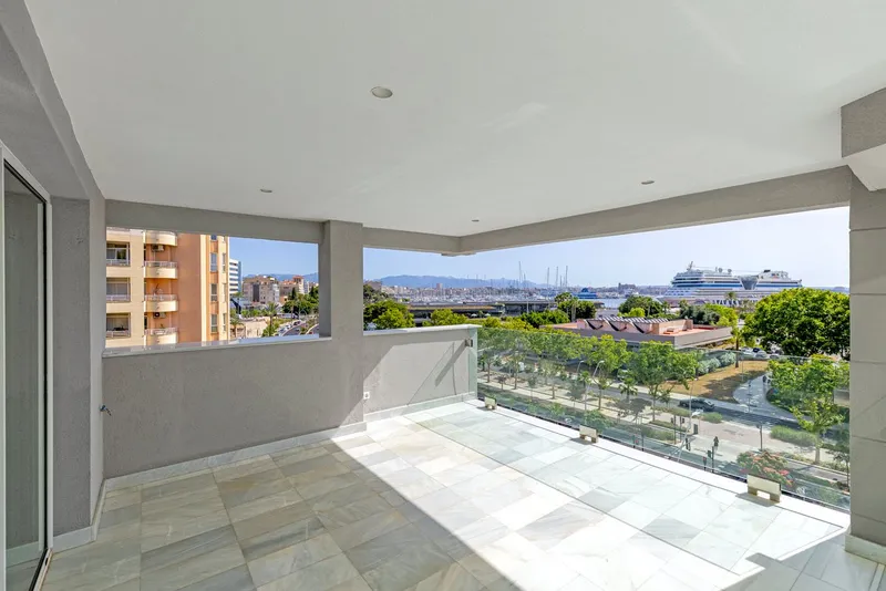 Apartment in Palma - Magnificent Terrace with Harbor View — photo 6