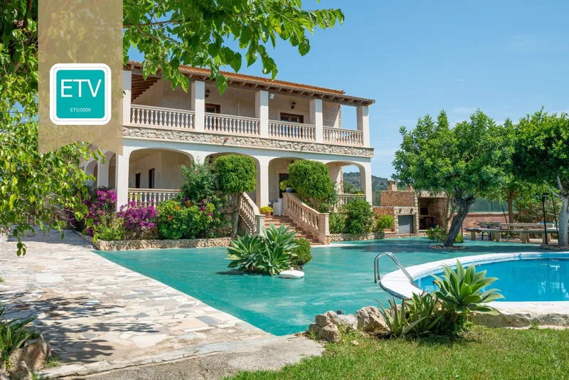 Country house with pool and rental licence near Cala Millor — photo 1