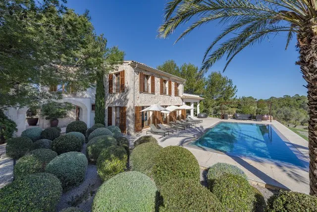 Country oasis with holiday rental license and tennis court for sale in Porreres, Mallorca — photo 1