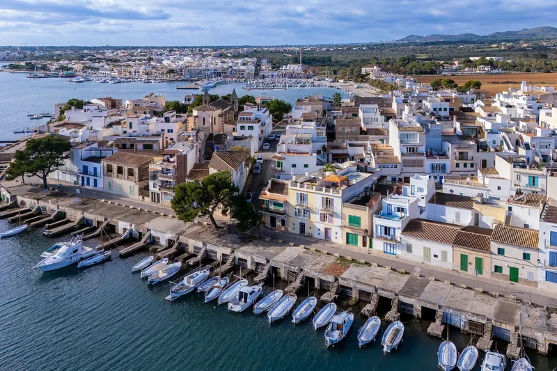 Traditional townhouse with sea views in the first line of Portocolom — photo 12